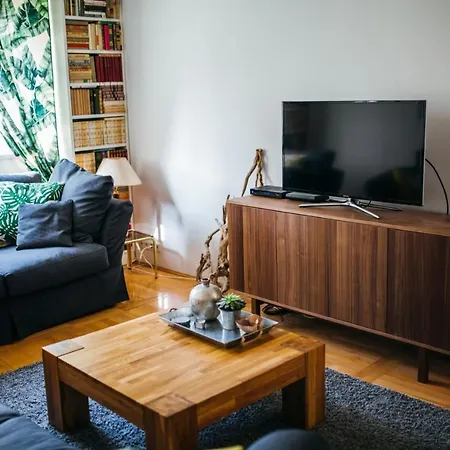 Appartamento Cozy Apt Within Walk Distance To Center And Beach