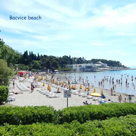 Appartamento Cozy Apt Within Walk Distance To Center And Beach *