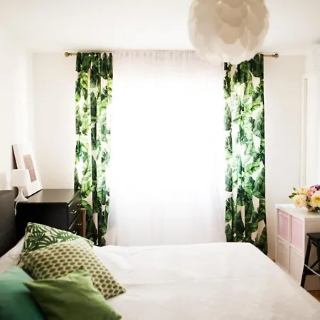 Appartamento Cozy Apt Within Walk Distance To Center And Beach *