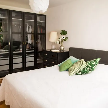 Appartamento Cozy Apt Within Walk Distance To Center And Beach